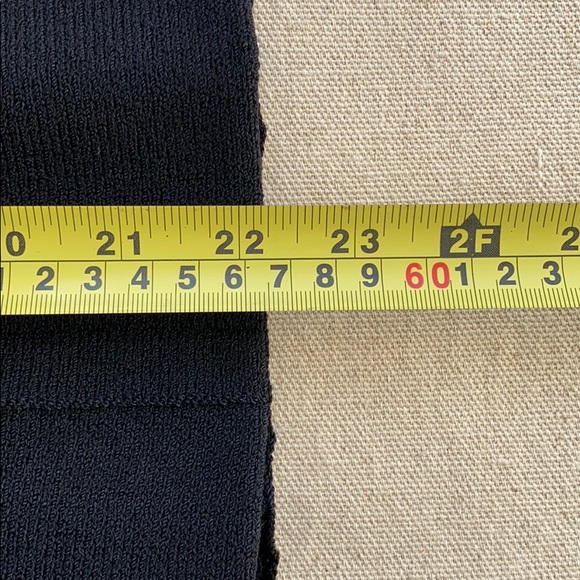 CLASSIC ST JOHN SKIRT / MH - Picture 9 of 9